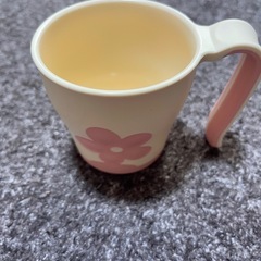 幼児、介護用コップ 1個の画像