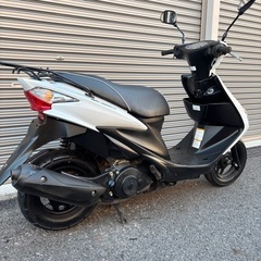 4388.定番人気　アドレスv125s シート、ミラー新品　千葉県柏市　即日配送、自走引き取りも可能の画像