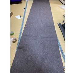 合繊ニードルフェルト　自動車内装材　4.7mくらいあります　車・自動車　内装材　デッドニング、防音、吸音に　の画像