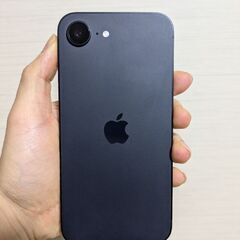バッテリー容量100%IPhone 16e 128GBの画像