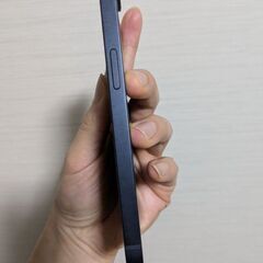バッテリー容量100%IPhone 16e 128GBの画像