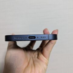 バッテリー容量100%IPhone 16e 128GBの画像