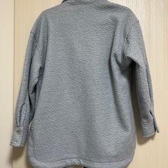 H&M ブルーボアジャケットの画像