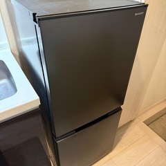 SHARP冷蔵庫(一人暮らし用)の画像
