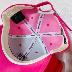 BALENCIAGAピンクベースボールキャップグランジリメイク加工の画像