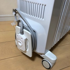 【オイルヒーター】③TDD0915W （ピュアホワイト＋ホワイト）【デロンギ ドラゴンデジタル】 DeLonghiの画像