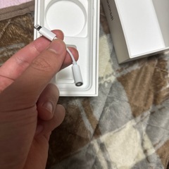 iphone7 空箱ケース(小さなコード付)の画像