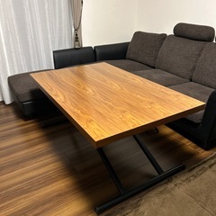 昇降テーブルの画像