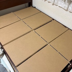 ダブルベッド　フレームのみ　引き出し付きの画像