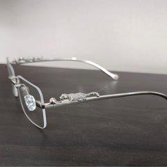 リムレス アイウェアの画像