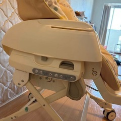 Combi ネムリラ 電動 ハイローチェアの画像