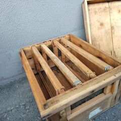 西洋巣箱 ハチ巣箱 蜜蜂 ミツバチ 飼育巣箱 　みつばち飼育用巣箱 厚さ1.0cm 養蜂器具 養蜂用品の画像