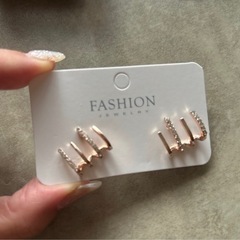 未使用ピアス2点セットの画像