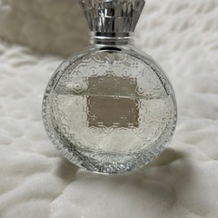 JILLSTUART/ジルスチュアート香水Eau de White Floralの画像
