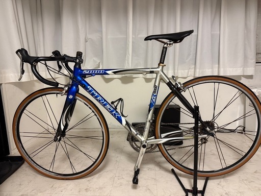 （お取引先決まりました）新品パーツ多数使用　ULTEGRA ハイエンドアルミモデル　TREK 2000 ZR9000 カーボンバック　ロードバイク
