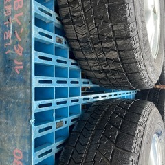 スタッドレスタイヤの画像