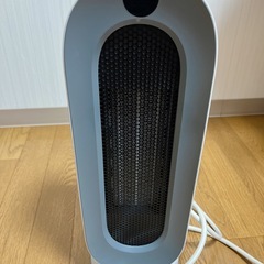 《ワンシーズンのみ使用》縦型セラミックヒーターS720 説明書・未使用のリモコン付きの画像