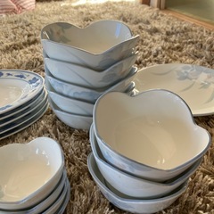 食器セットの画像