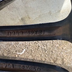 225/40R19サイズの多スポークデザインホイールセットの画像