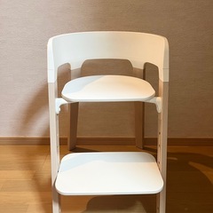 ストッケ　チェアーの画像