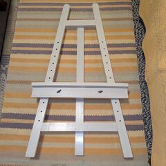 木製イーゼルスタンド（白色塗装済み）の画像