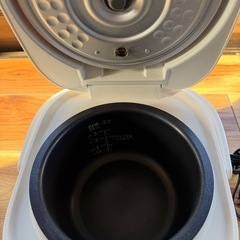 タイガー　3合炊　炊飯器　中古品　22年製の画像