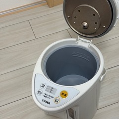 タイガー 電動ポット 2.2L（PDR-G221）箱付きの画像