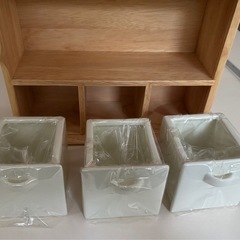 【未使用】木製3段ラックキャニスター3個付き
の画像