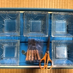 ガラスの器5つセット、角小鉢の画像