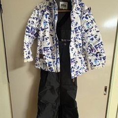 女子140cmスキーウェア（上下セット）の画像