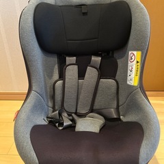 UNIVERSAL　チャイルドシート ジュニアシートの画像