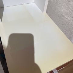 ニトリ  食器棚 レッド　赤の画像