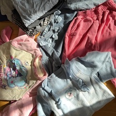 120cm-130cm子供服 女の子　エルサ　アディダス　の画像