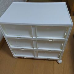 プラスチック製3段収納ケース　キャスター付の画像