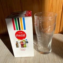 コカコーラのコップの画像