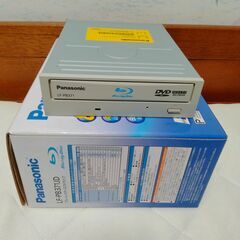 パナソニック　S-ATA接続　デスクトップPC内蔵型　BDドライブ　８倍速　LF-PB371JD　中古　送料が高いので取りにこれる方限定の画像