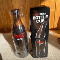 コカコーラのボトルの画像