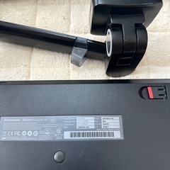 viozonモニターアーム ＆ lenovo キーボードの画像