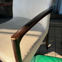 カリモク　ダイニングチェア　肘付きチェアの画像