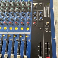 YAMAHA MG16/4 アナログミキサーの画像