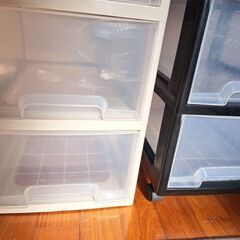 プラスチック収納ケースの画像