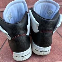 Y-3 ハイカットスニーカーの画像