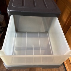 収納ボックス仕切り６個付き、キャスター付きの画像