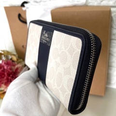 COACH コーチ 長財布 シグネチャー ホワイト ブラック 未使用の画像
