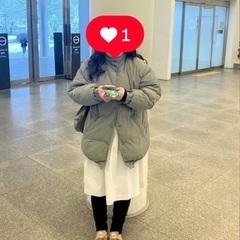 カーキ色　レディース　ダウンジャケット　アウターの画像