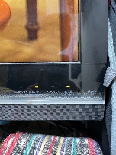 テレビ　42型