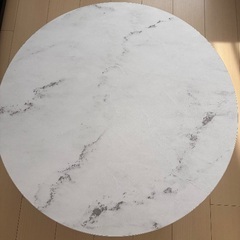 大理石風ローテーブルの画像
