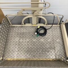 ★いうら 車椅子用 電動昇降機 UD-320CL L字乗りこみの画像