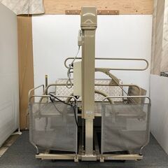 ★いうら 車椅子用 電動昇降機 UD-320CL L字乗りこみの画像