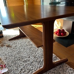 無印テーブルの画像